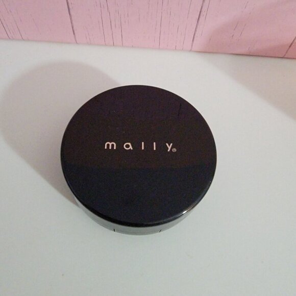 Mally Beauty Flawless Finish Transforming Effect Foundation Shade Fair - Picture 11 of 12
